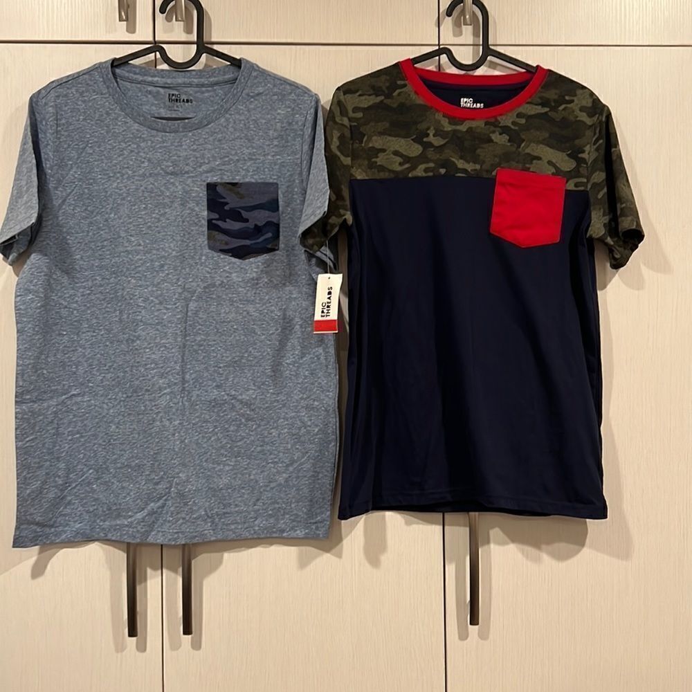 🎉1 hr sale 🎉T-shirt bundle 2